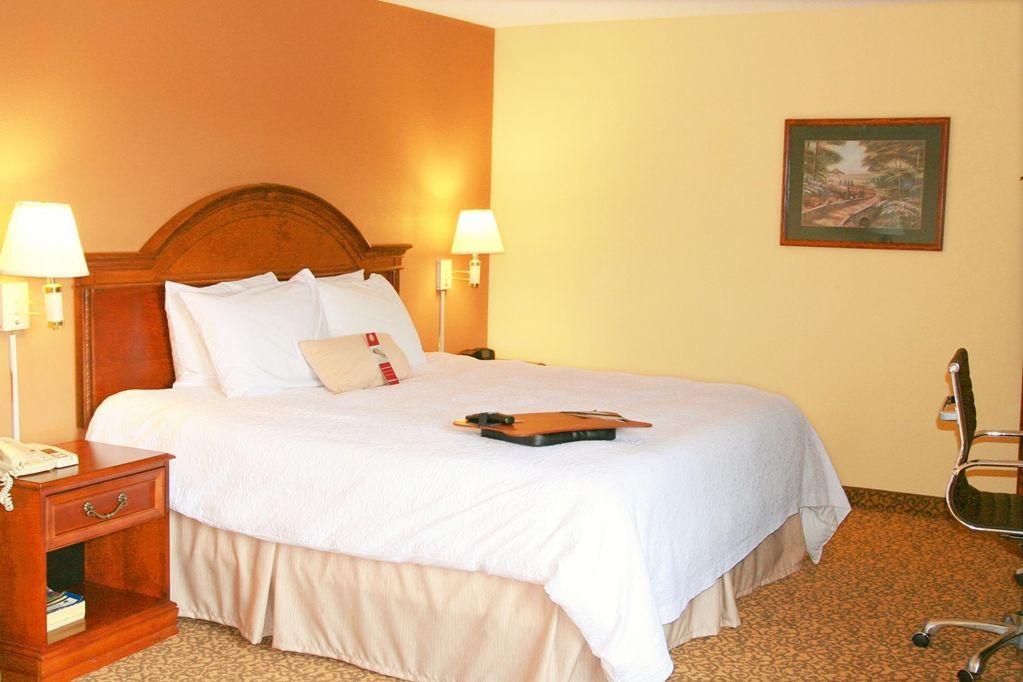 Hampton Inn Greensboro East / Mcleansville Room photo